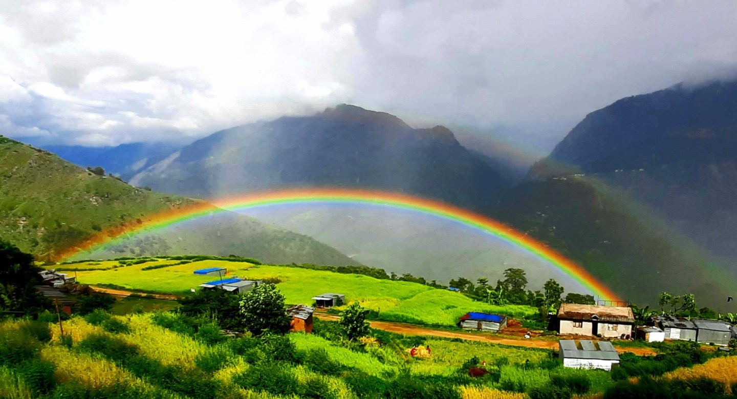 जब सप्तरंगी इन्द्रेणीले  बस्ती ढाक्याे (फोटो फिचर)