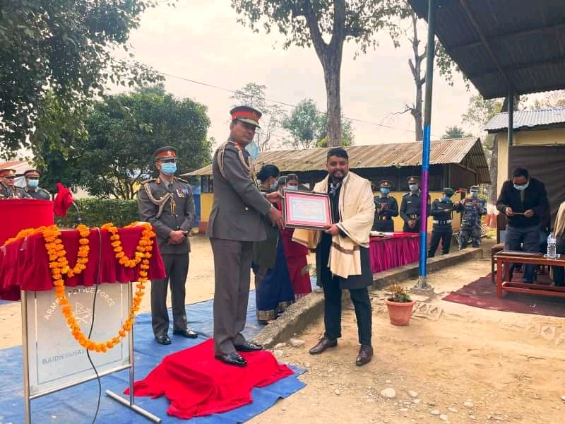 सशस्त्र प्रहरी प्रधान कार्यालयद्वारा युवा ब्यवसायी भट्ट सम्मानित