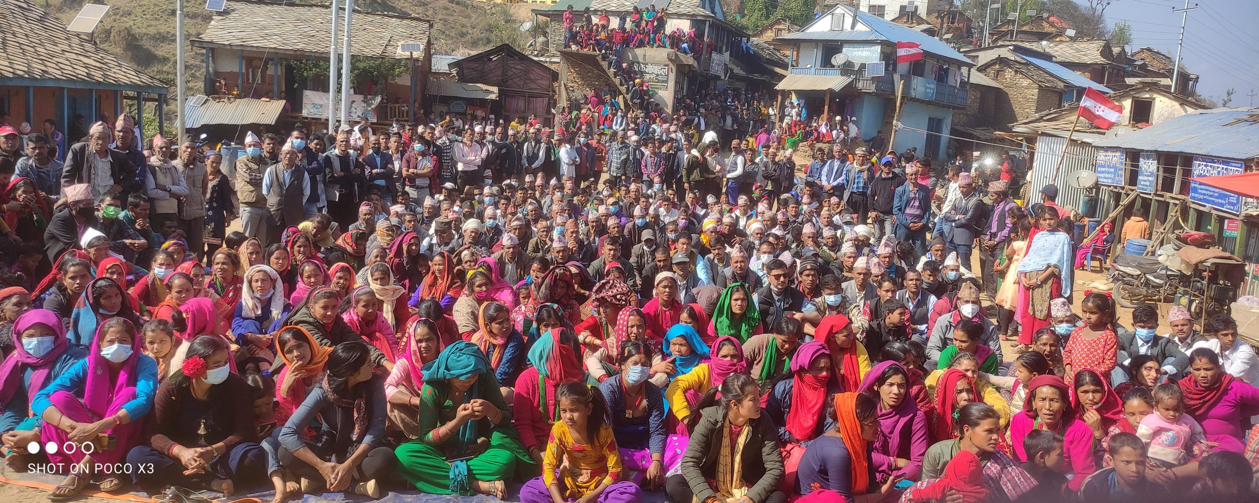 एमाले र माओवादी अछामलाई ठुलो  धक्का ,सैयाैँ कार्यकर्ता काङ्ग्रेस प्रवेश