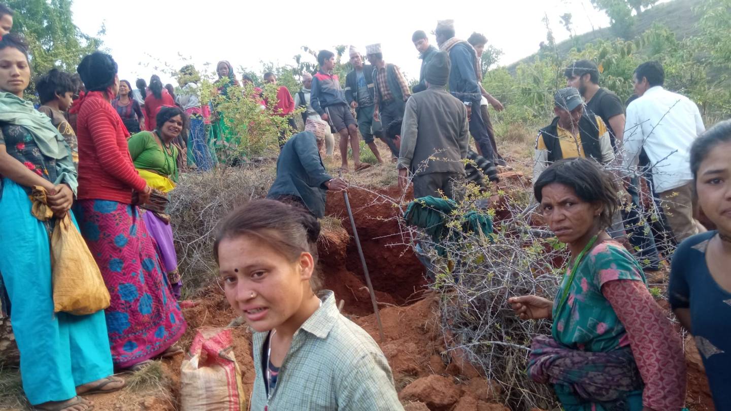 माटो खन्ने क्रममा अछाममा एक महिलाको मृत्यु, एक घाईते