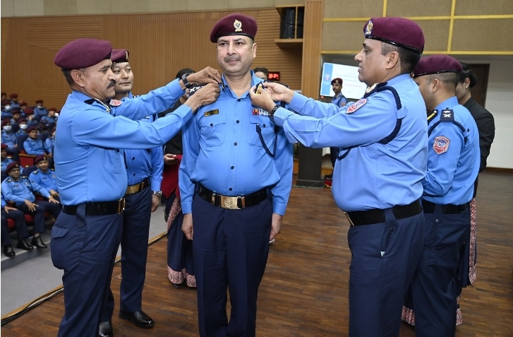 २० जना प्रहरी वरिष्ठ उपरीक्षकहरू दर्ज्यानी चिन्हद्वारा सुशोभित