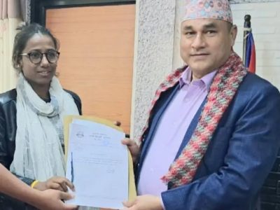 छात्रावास निमार्णको माग गर्दै स्ववियु सभापति भट्टद्धारा मुख्यमन्त्री शाहलाई ज्ञापन पत्र