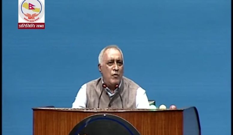 आगलागीबाट जलेयता पहिलो पटक संसदमा सम्बोधन गर्दै चन्द्र भण्डारी