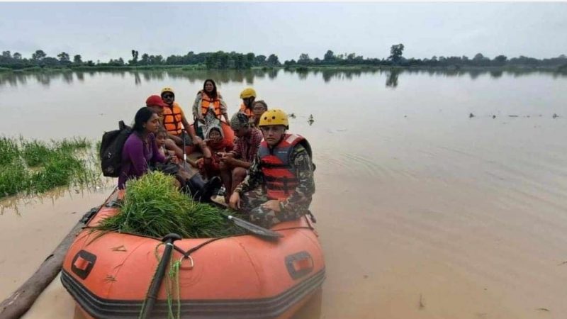 सुदूरपश्चिममा बर्षापछि डुबानः सेनाद्धारा ४० जनालाई स्थानान्तरण