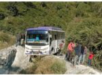 बझाङमा ठुलो दुर्घटनाबाट जोगियो यात्रुवाहक बस