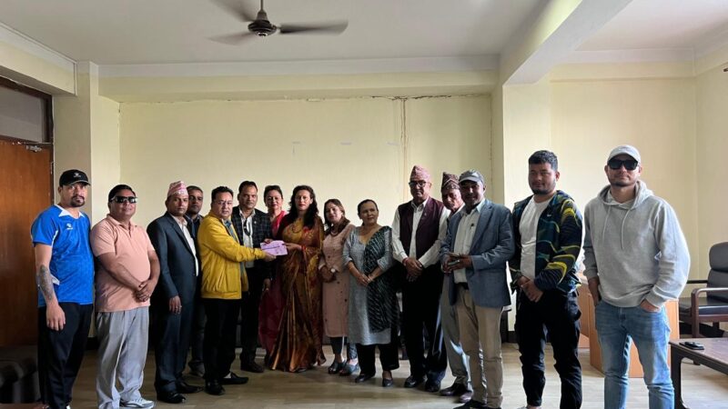 कांग्रेस अछाम काठमाडौं सम्पर्क समितीद्वारा पार्टीको बिपत तथा राहत उद्घार कोषमा आर्थिक  सहयोग