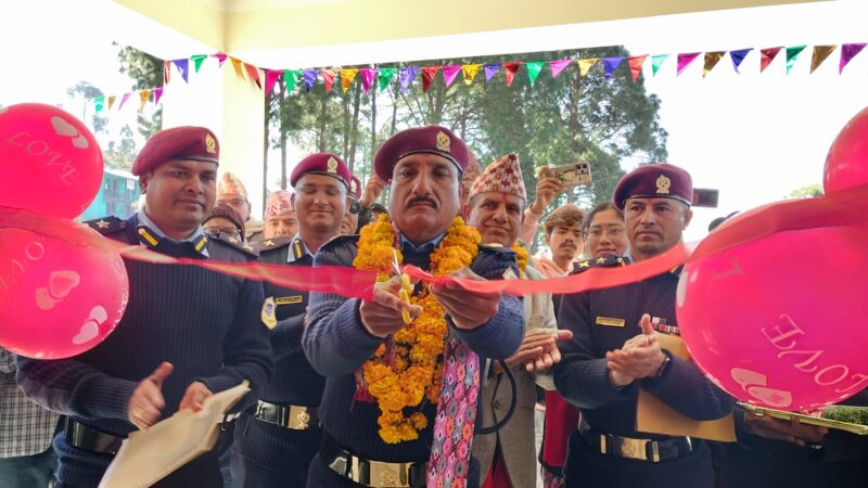 अछामको ढुंगाचाल्नामा सुविधासम्पन्न प्रहरी चौकीको उद्घाटन