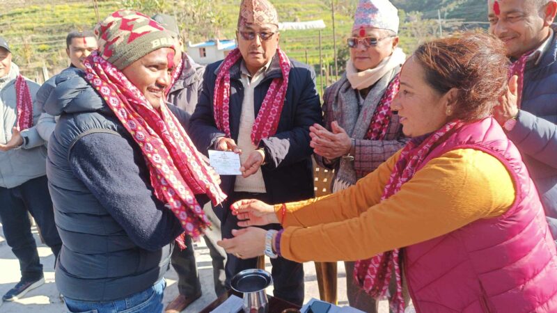 नेकपा माओवादी केन्द्रका अछामका युवा नेता बिक नेपाली काङ्ग्रेस प्रवेश
