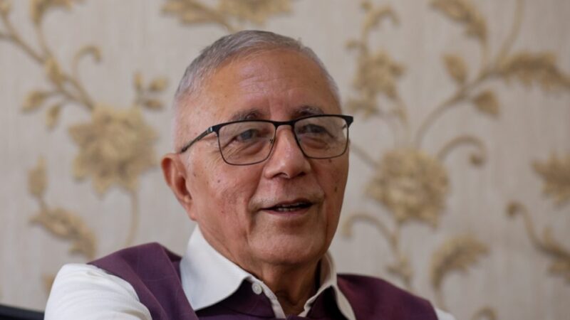 शेखर कोइराला भन्छन्– बिचौलियाले मन्त्रीक्वाटरमा घुसको ब्रिफकेस छाड्छन्